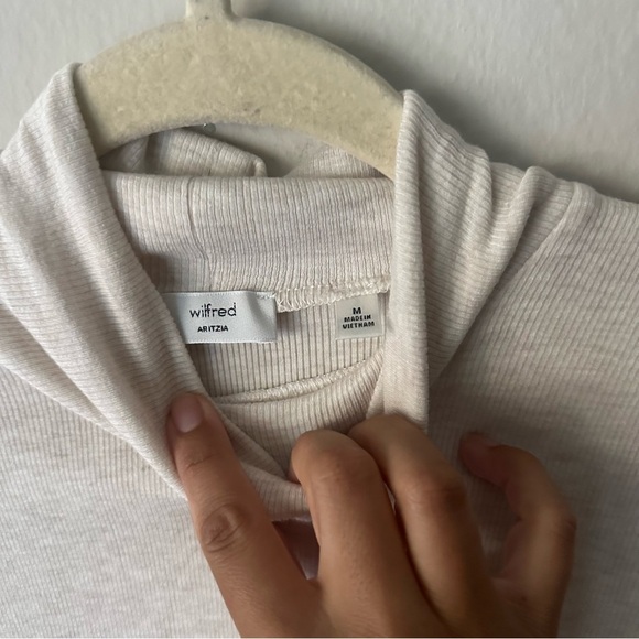 Aritzia Wilfred Free Mockneck‎ Pullover Long Sleeve Lounge in Oatmeal Medium - Picture 5 of 7